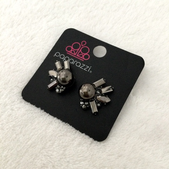 PAPARAZZI “Radical Radiance” Black Metallic Studs, Stocking Stuffer – NWT - Picture 9 of 13